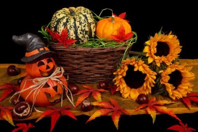 halloween-decoration-in-fall-871287575948RvtW.jpg